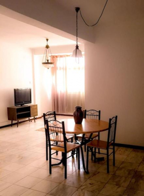 Fully equipped 3-bedroom Apt in downtown Praia